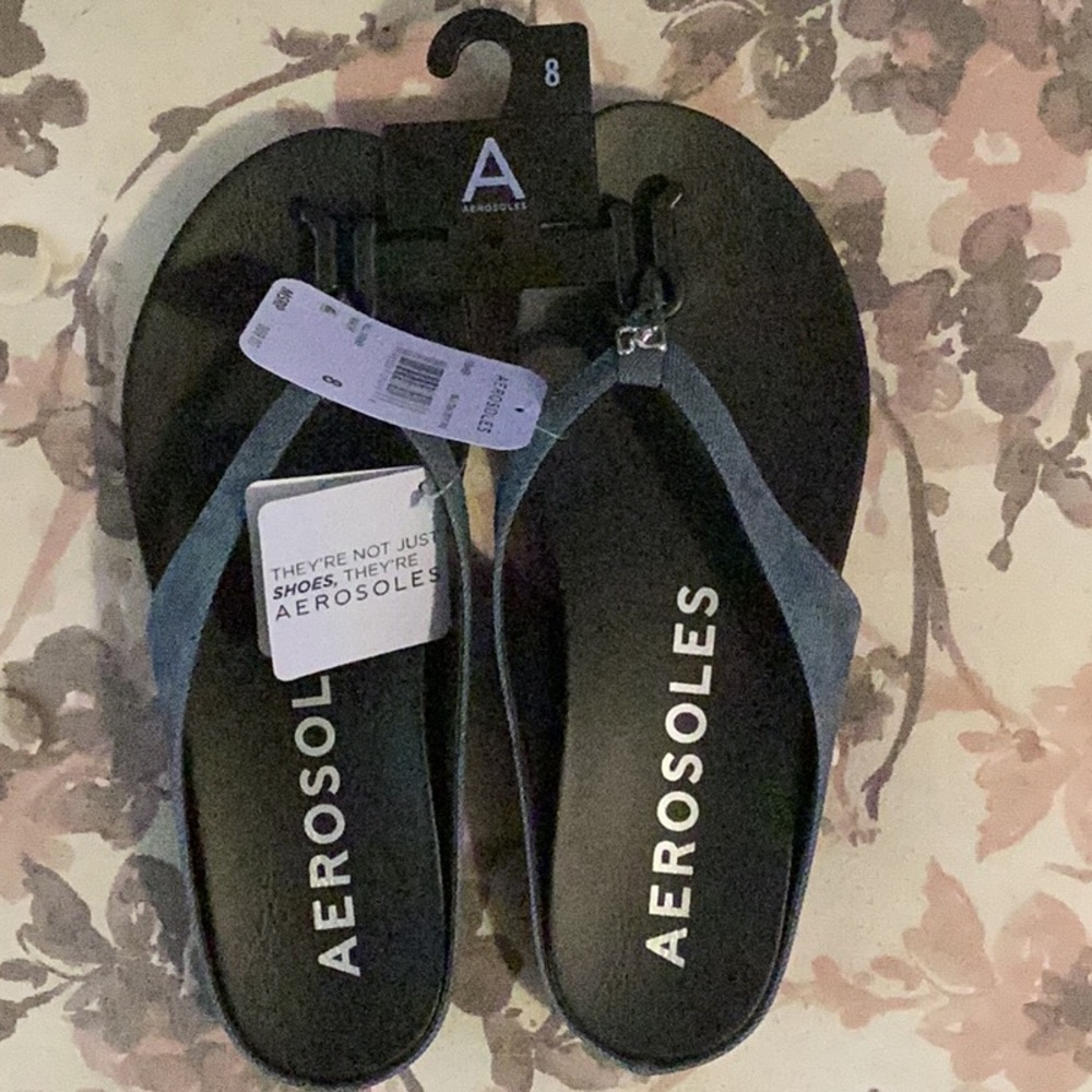 Aerosoles Fisher Blue Jean flip flops sandals Size 8 New with tags